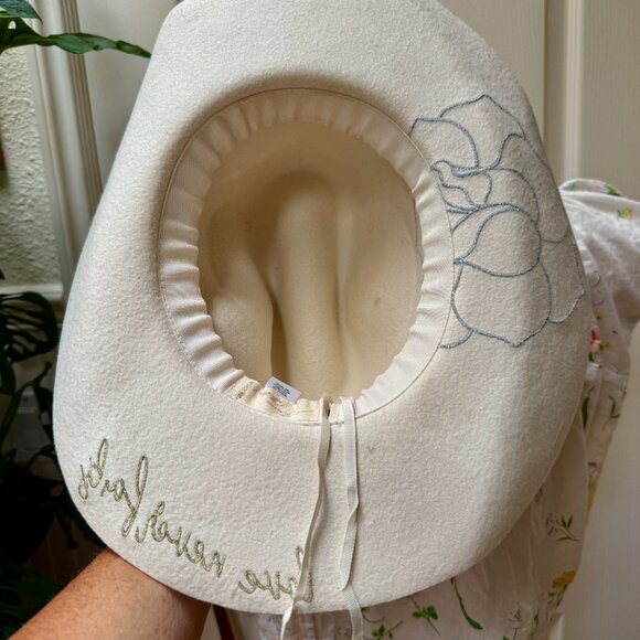 Ivory Wool "Love Never Fails" Rose Embroidered Western Hat - Picture 9 of 9